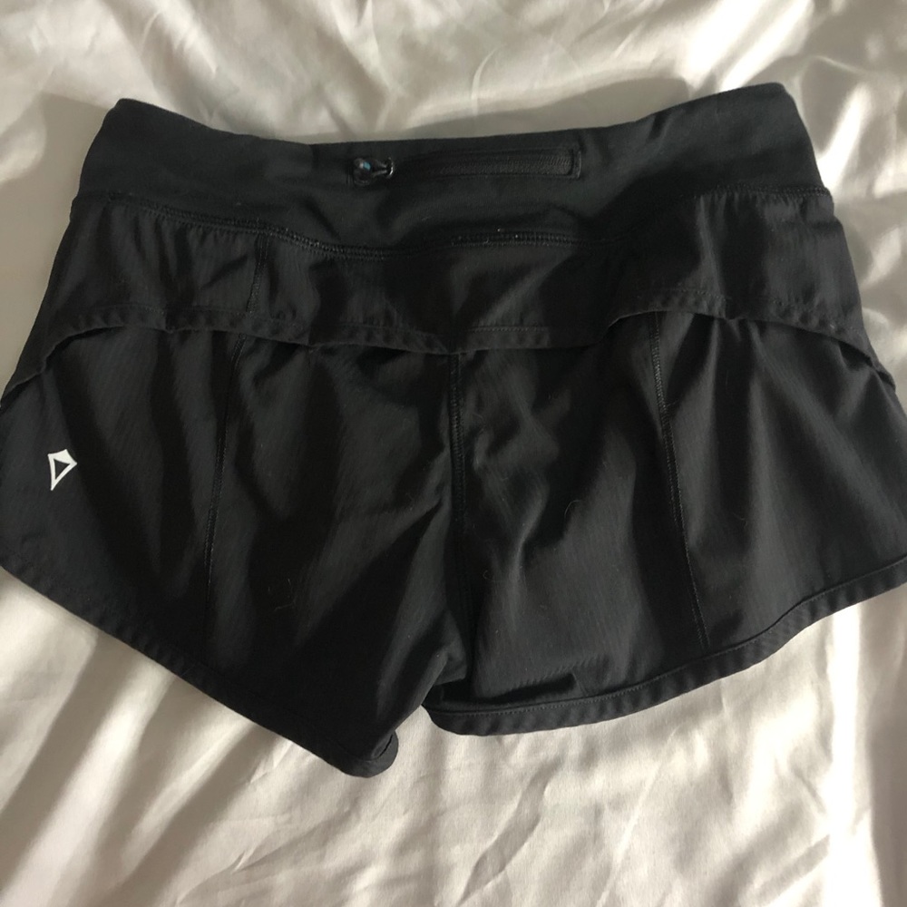 *Girls/kids sizing* Lululemon shorts